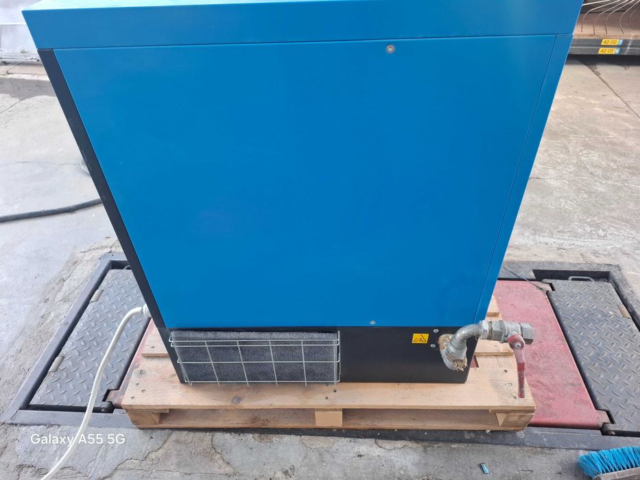 Compresor  Abac Spin 11 de 11 kw,an 2020, 10 bar ,2730 ORE.