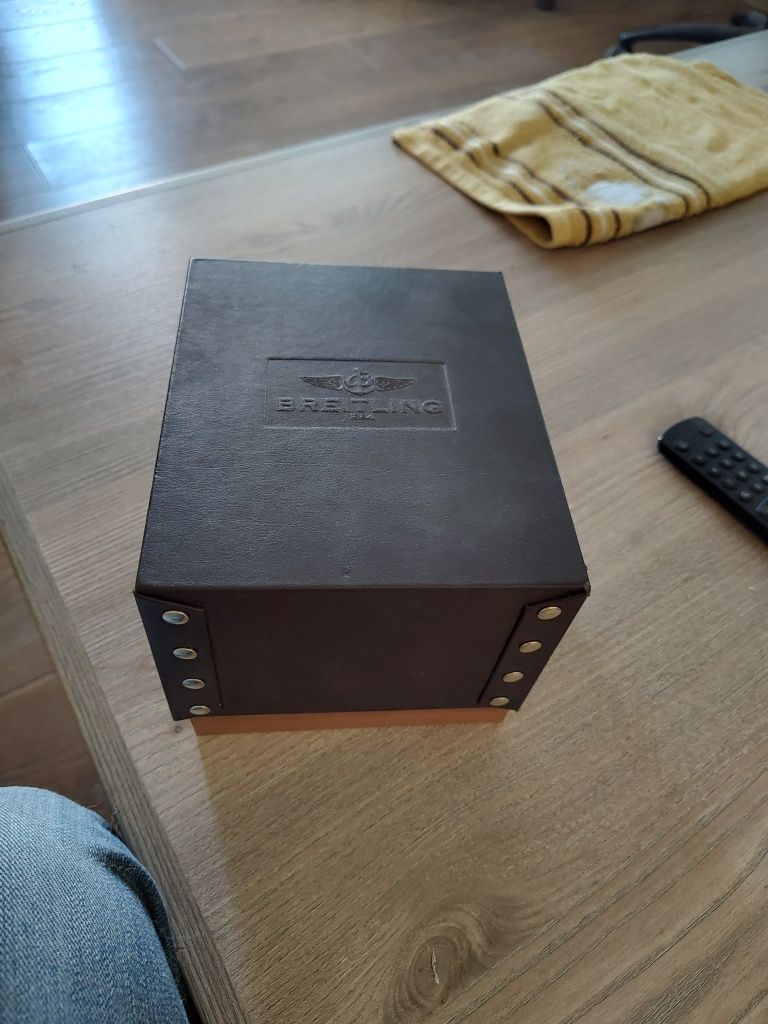 Часовник breitling chronomat colt 44