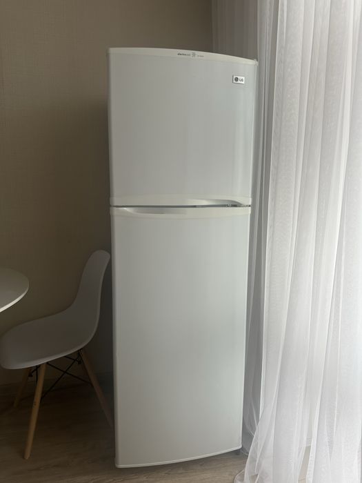 Продам Холодильник LG