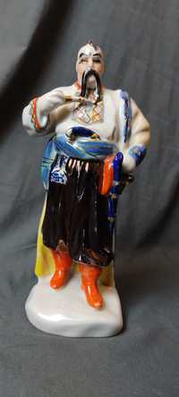Фарфоровая статуэтка Тарас бульба казак с трубкой зхк