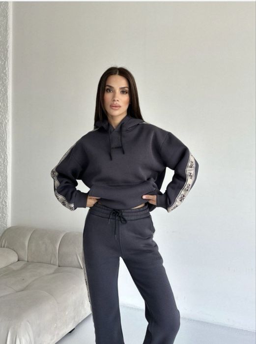 Ватиран дамски екип с широк крачол