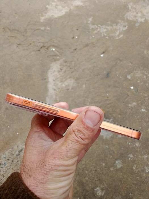 Iphone xr 17 pro korpus qilingan