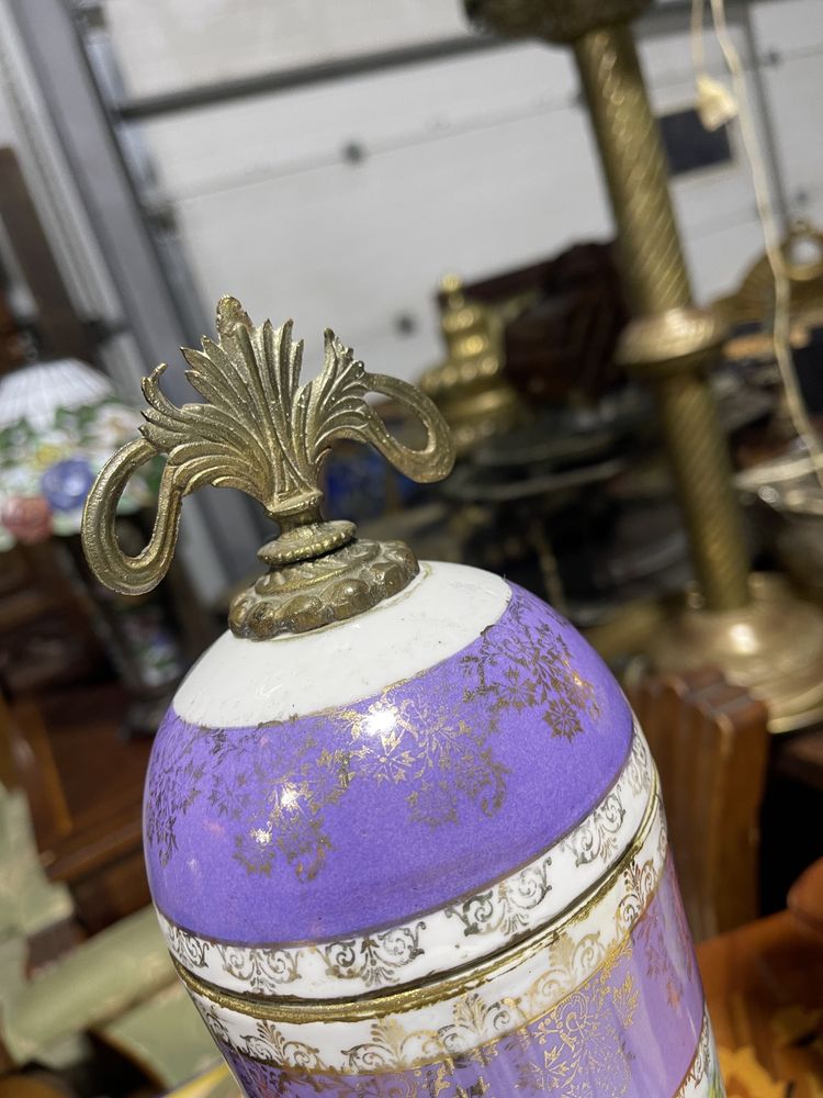 Vase decorative din portelan pictat manual cu ornamente din bronz