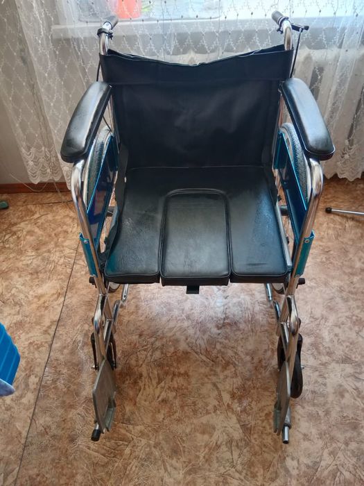 Продам инвалидное кресло