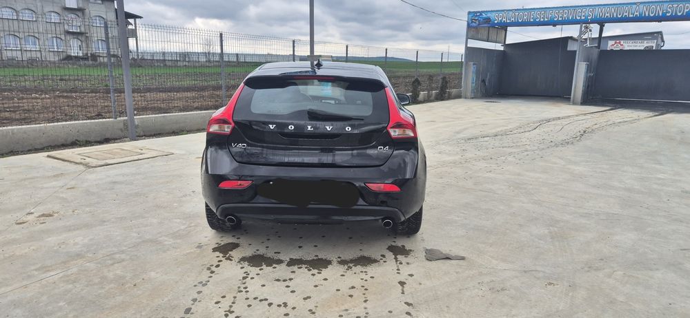 volvo v40 motor 2l 190cp 2014 fara variante