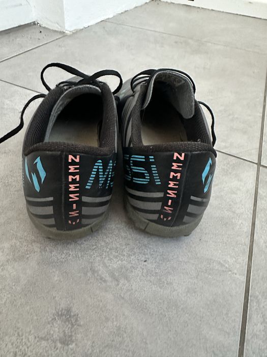 Футболни обувки Adidas стоножки