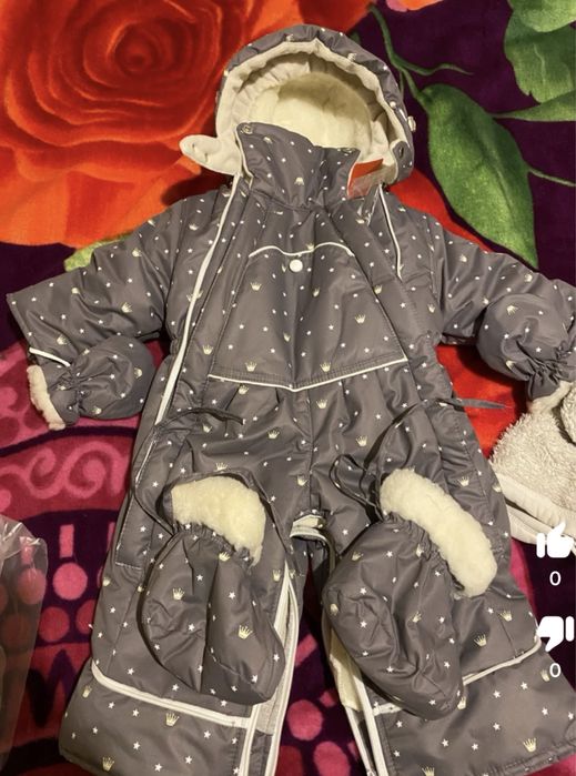 Продам зимний комбинезон, размер 80. В отличном состоянии.