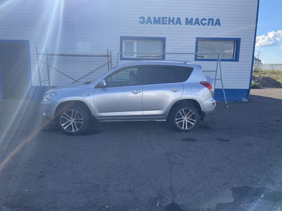 Продам полно приводный кроссовер легенда тайота рав