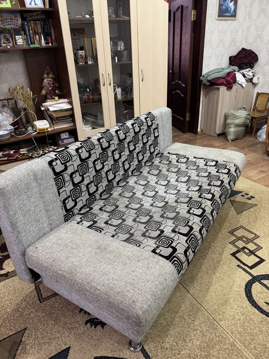 Продам б/у диван