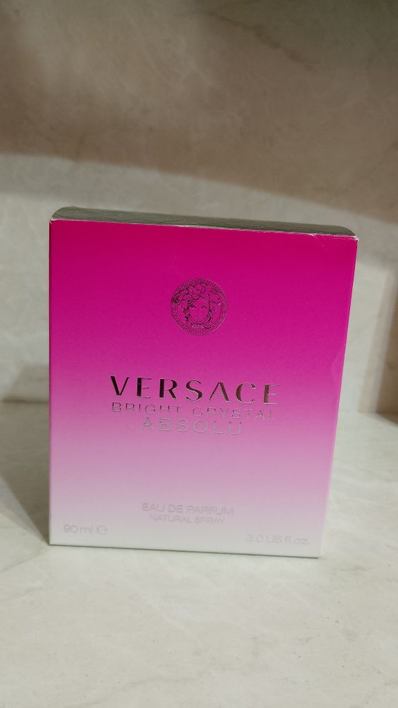 Нов парфюм Versace bright crystal