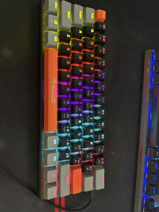 Tastatura mecanica  60%