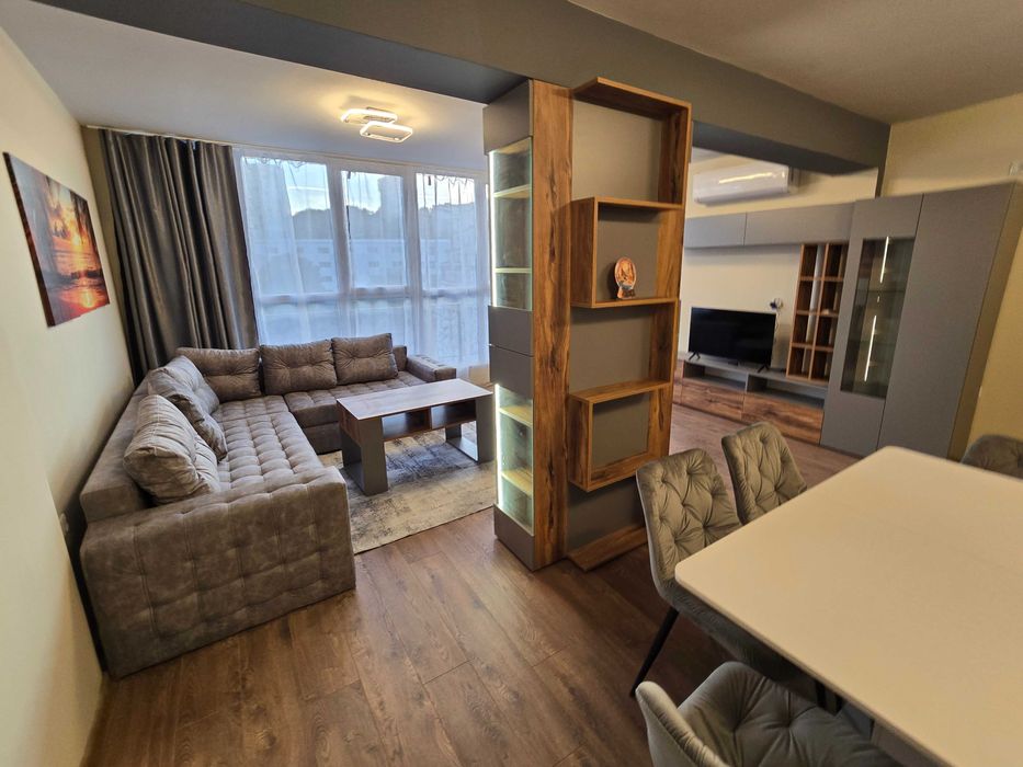 Частно лице продава нов тристаен апартамент