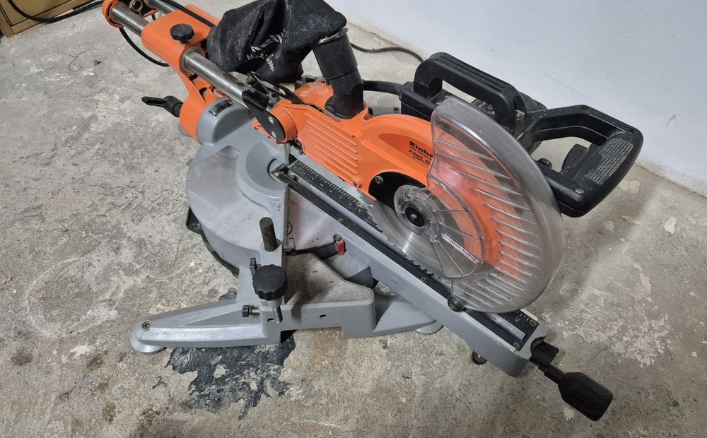 Ferăstrău circular radial cu braț glisant Einhell KGSZ 4300,