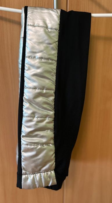 Vând trening în stare bună