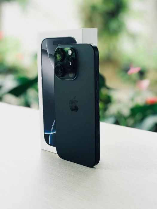 iPhone 16 PRO cu 98% Bateria