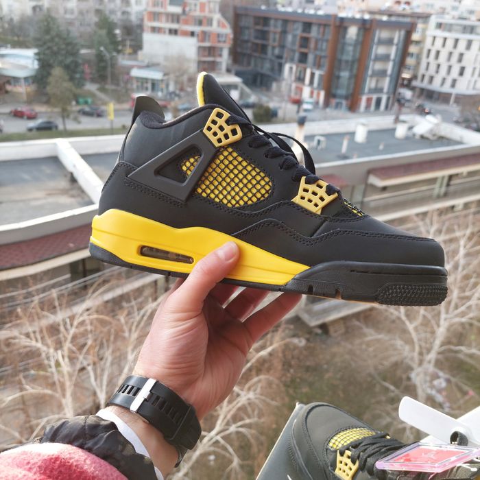 Nike Air Jordan 4 Retro “Yellow Thunder”