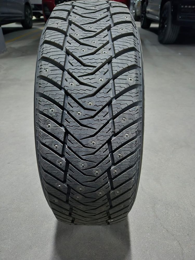 Продам шипованные шины Yokohama Ice Guard
