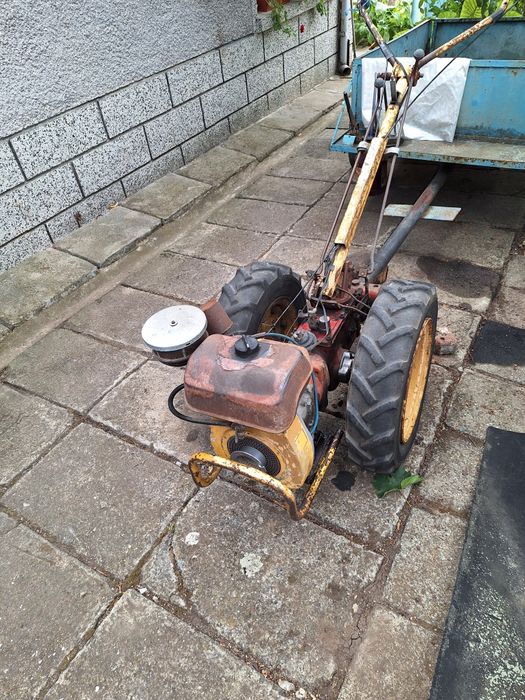 Продавам мотоблок Акме с инвентар