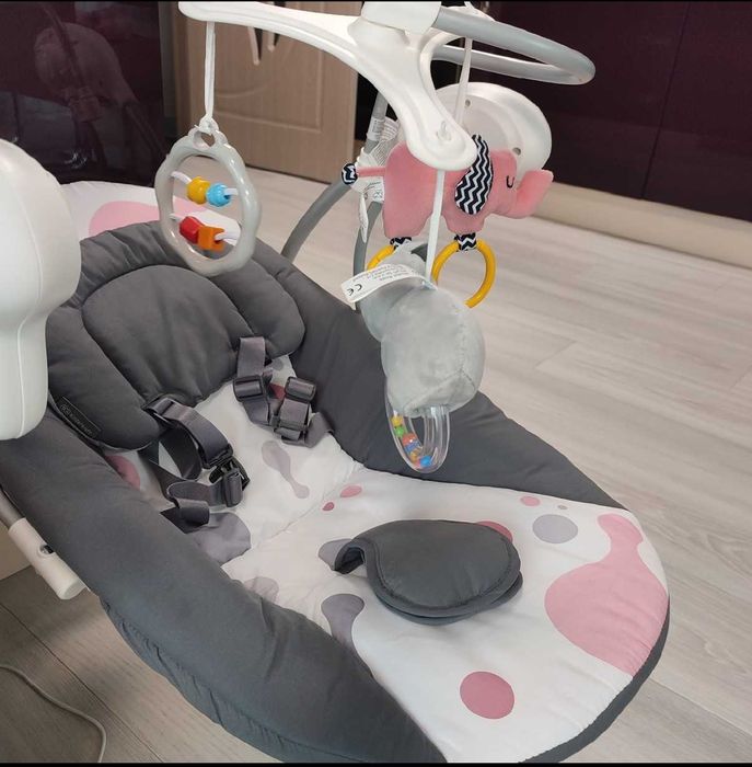 електрическа люлка шезлонг неизползвана с регулиране на скорост и врем