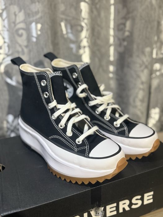 Converse Run Star Hike