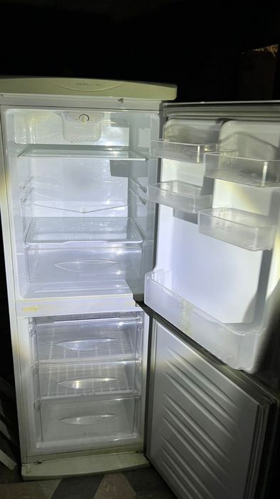 продам холодильник LG