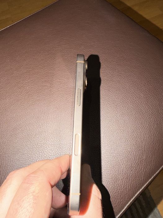Iphone 16 pro Desert Titanium