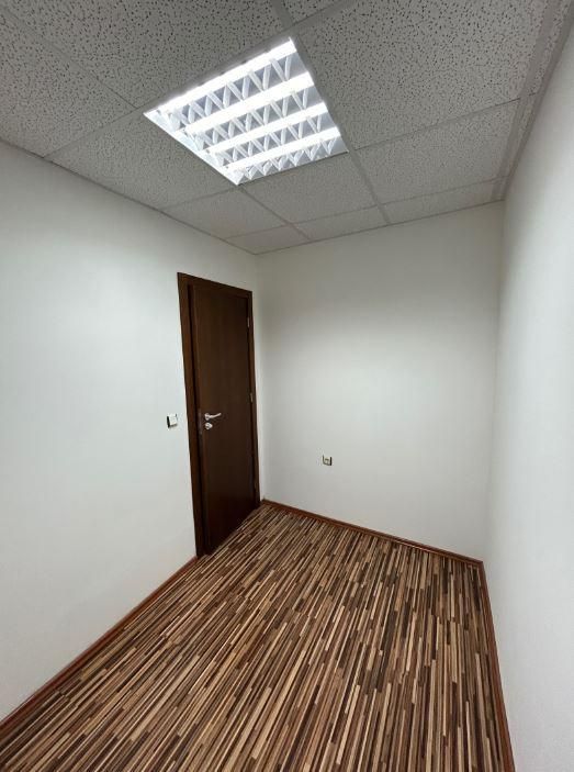 Дава се под наем Офис в Варна, Морска градина - 140 кв.м за 1500 € - Снимка #5