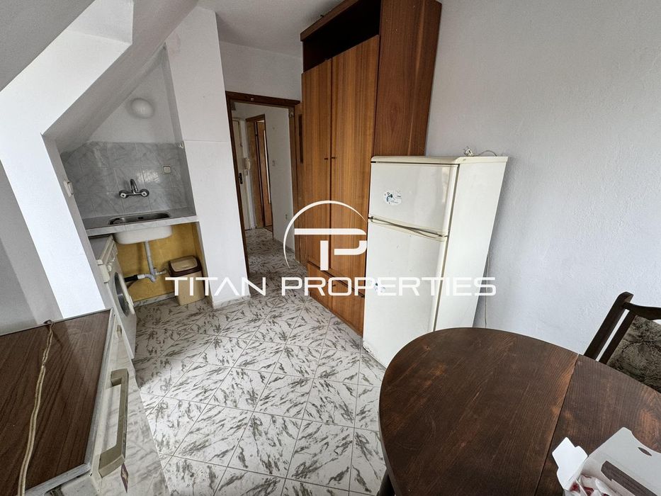 Дава се под наем Двустаен апартамент в Бургас, Център - 50 кв.м за 255 € - Снимка #4