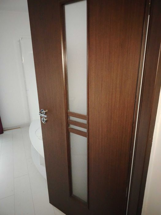 usi de interior apartamente