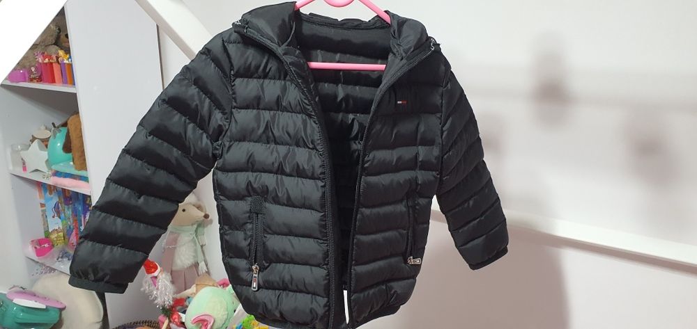 Geaca originală Tommy Hilfiger  3/4ani impecabila
