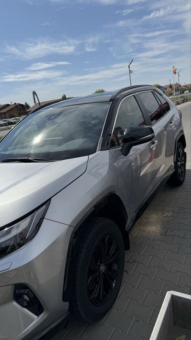 Vand Toyota RAV 4 Exclusive  bi-tone  2024