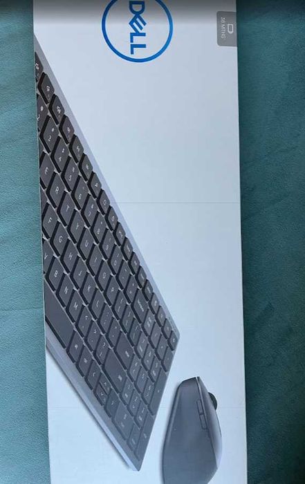 Dell Multi-Device Wireless Клавиатура и мишка - KM7120W