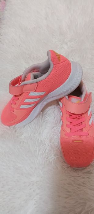 Ghete piele fetiță+ 3 perechi de adidași, impecabile