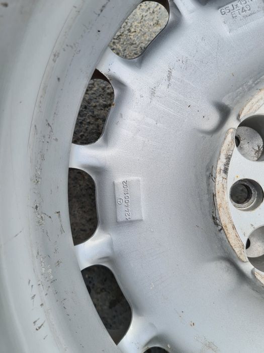 3 TREI Jante 15' originale Mercedes 190, w 124, w 201  Gullideckel