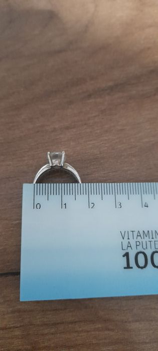 Inel din argint cu pietricele