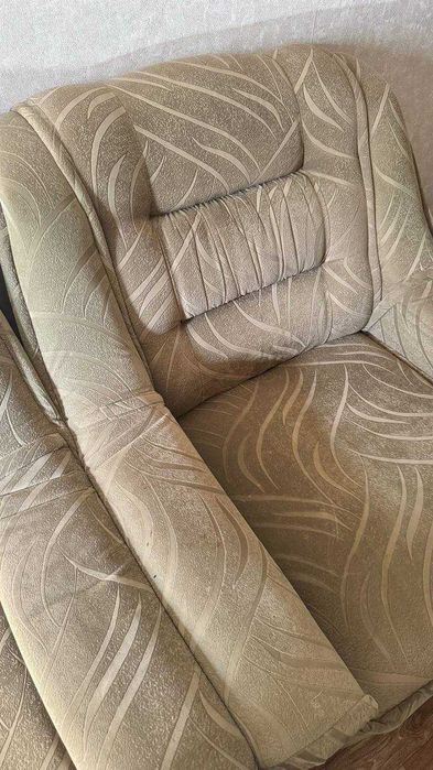 Продам 2 дивана и 1 кресло