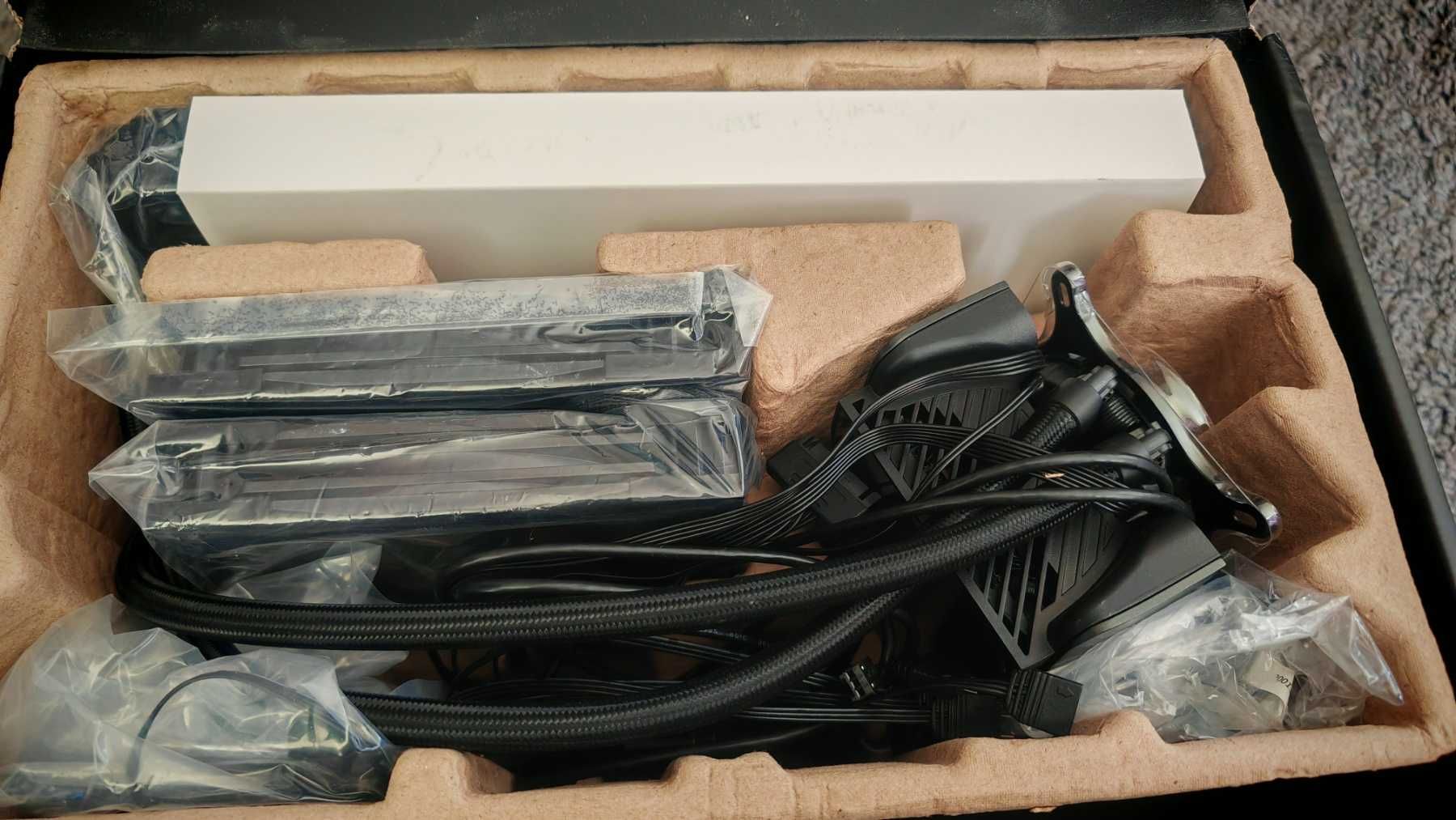 MSI MEG Coreliquid S280  Водно охлаждане IPS LCD