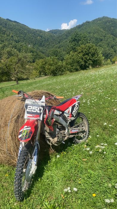 Honda crf 250 Pret in €