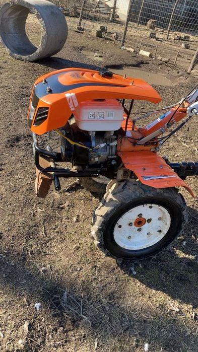 Vand Motocultor in stare perfectă de funcționare,  are 15 cp.