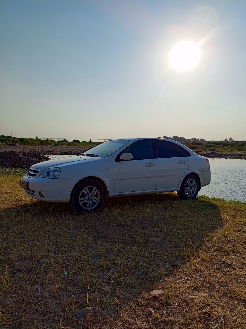 Lasetti 1.6 holati yaxshi