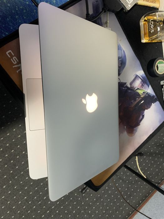 Macbook Pro 2015 Sotiladi