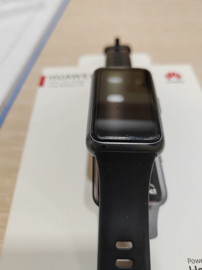 Продам Huawei Band 7.