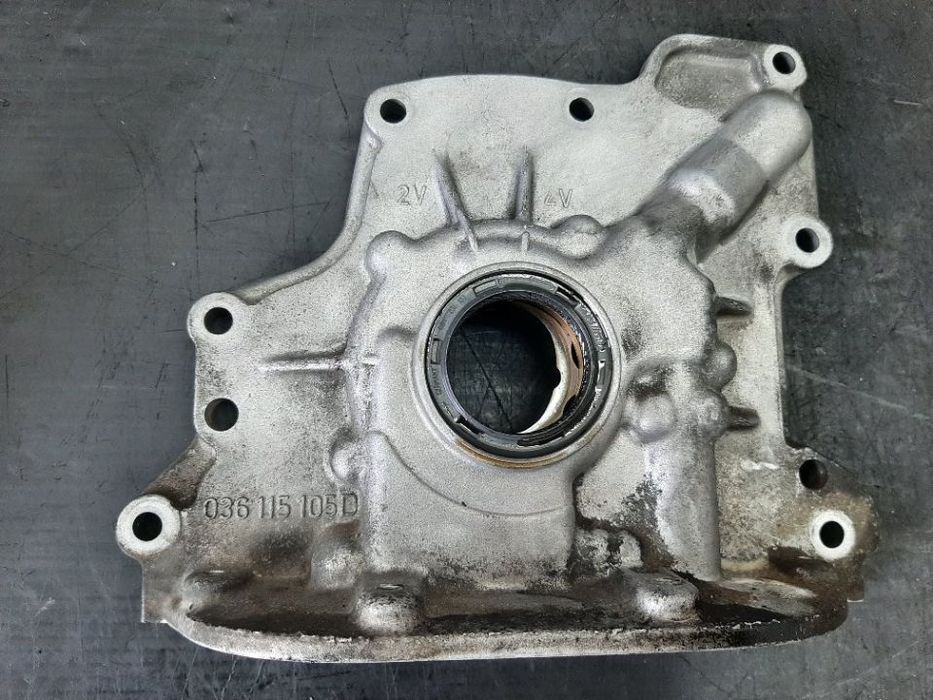 Pompa ulei 1.4 b vw fox skoda fabia cordoba vw polo 9n golf 4    036115105d