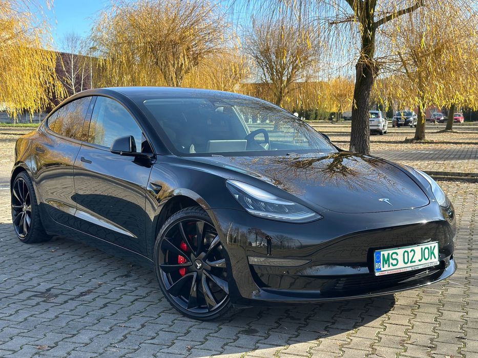 Tesla Model 3 Performance VARF DE GAMA ! Cel mai scump si cel mai puternic model 3.