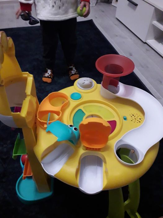 Jucarie bebelusi B Kids, Statie de distractie Girafa