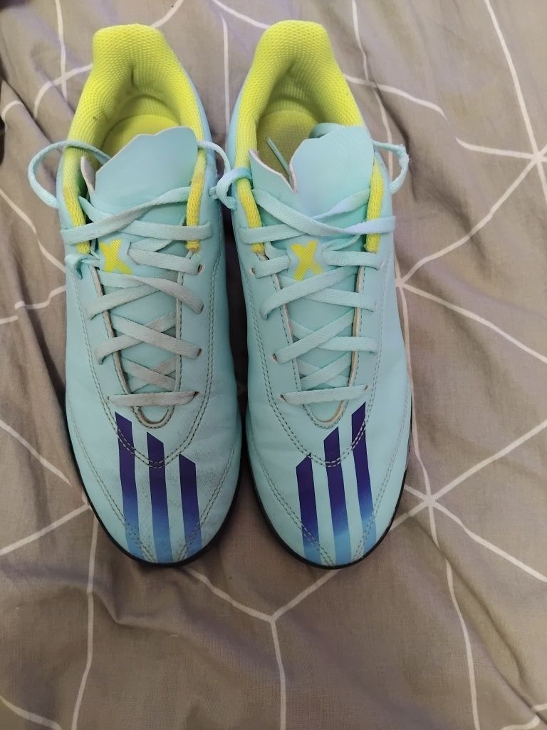 Продавам стоножки на adidas.