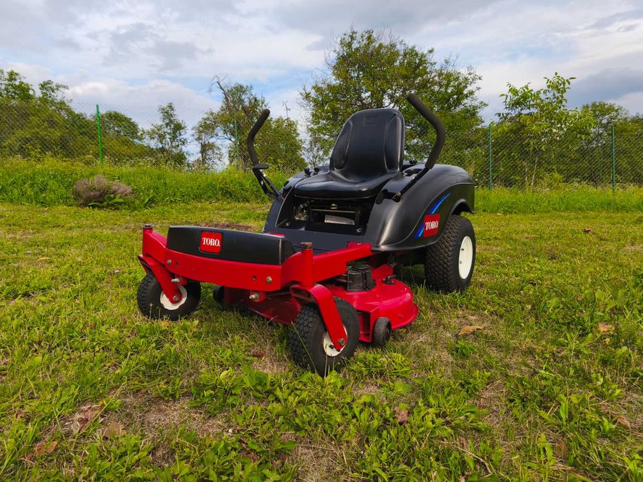 Tractoras de tuns iarba gazon Toro Z turn