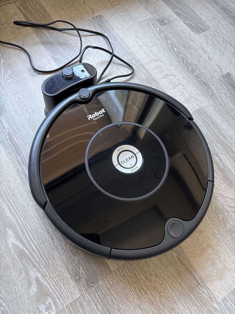 Робот Roomba 606