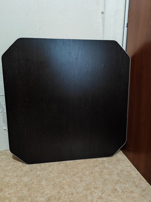 Стол обеденный в ОТЛИЧНОМ СОСТОЯНИИ!