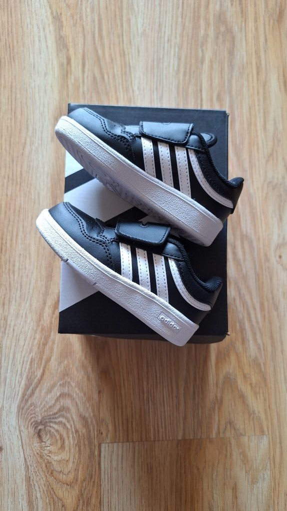 Нови детски маратонки Adidas